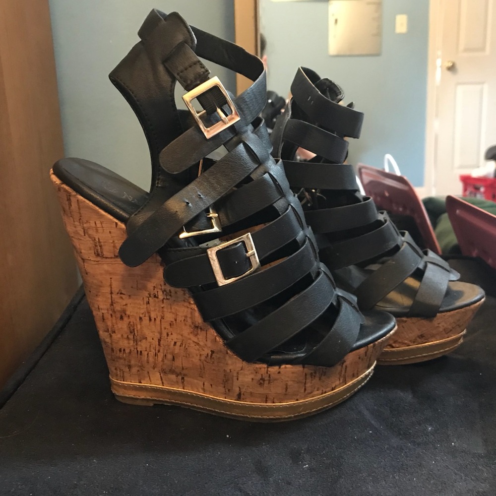 Strappy heals